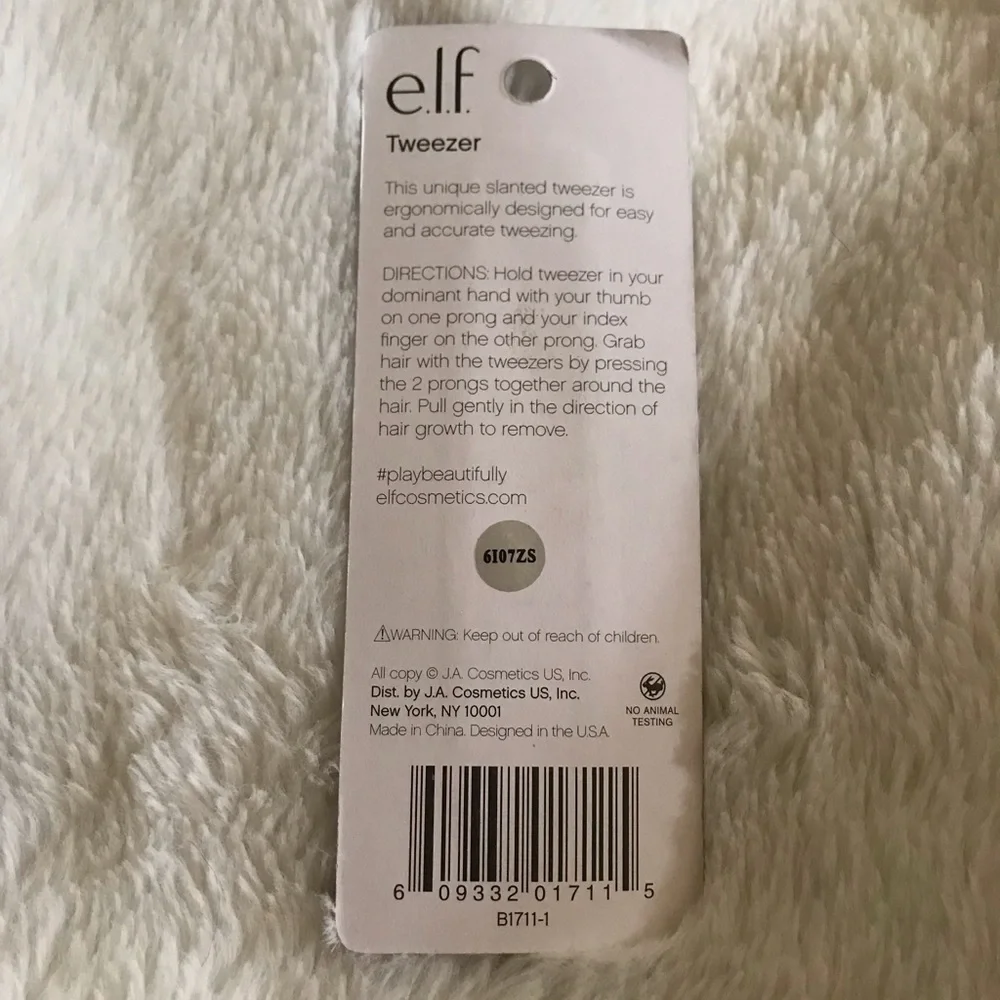 E.LF. elf Bundle of 3 tweezers Brand new
